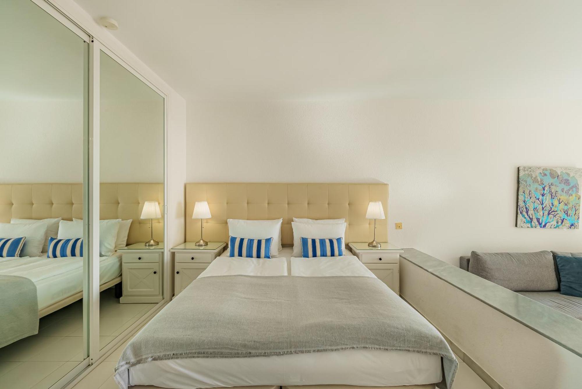 Secret View Riviera Miraflores Ла-Кала-де-Михас Номер фото